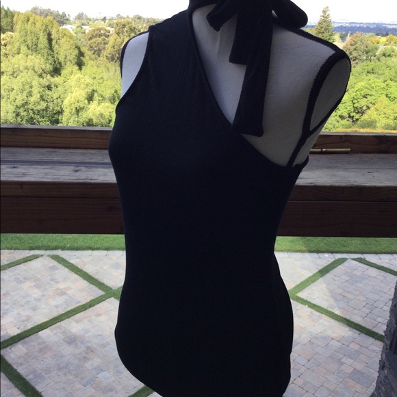 Top - Picture 2 of 4